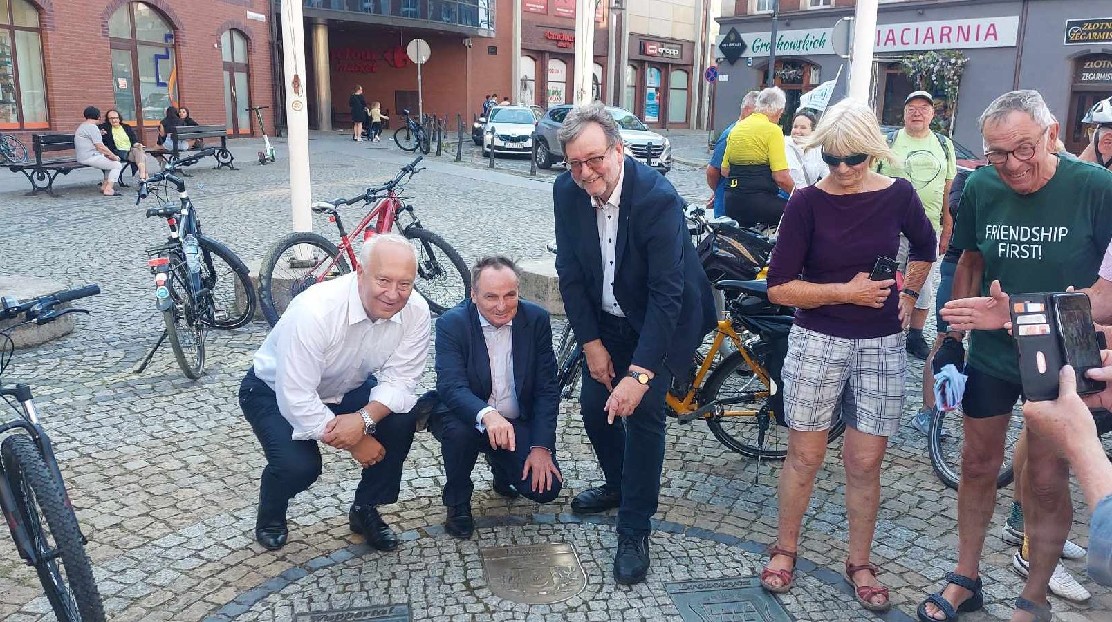 Przywieźli z Wuppertalu do Legnicy Deklarację Pokoju i Przyjaźni