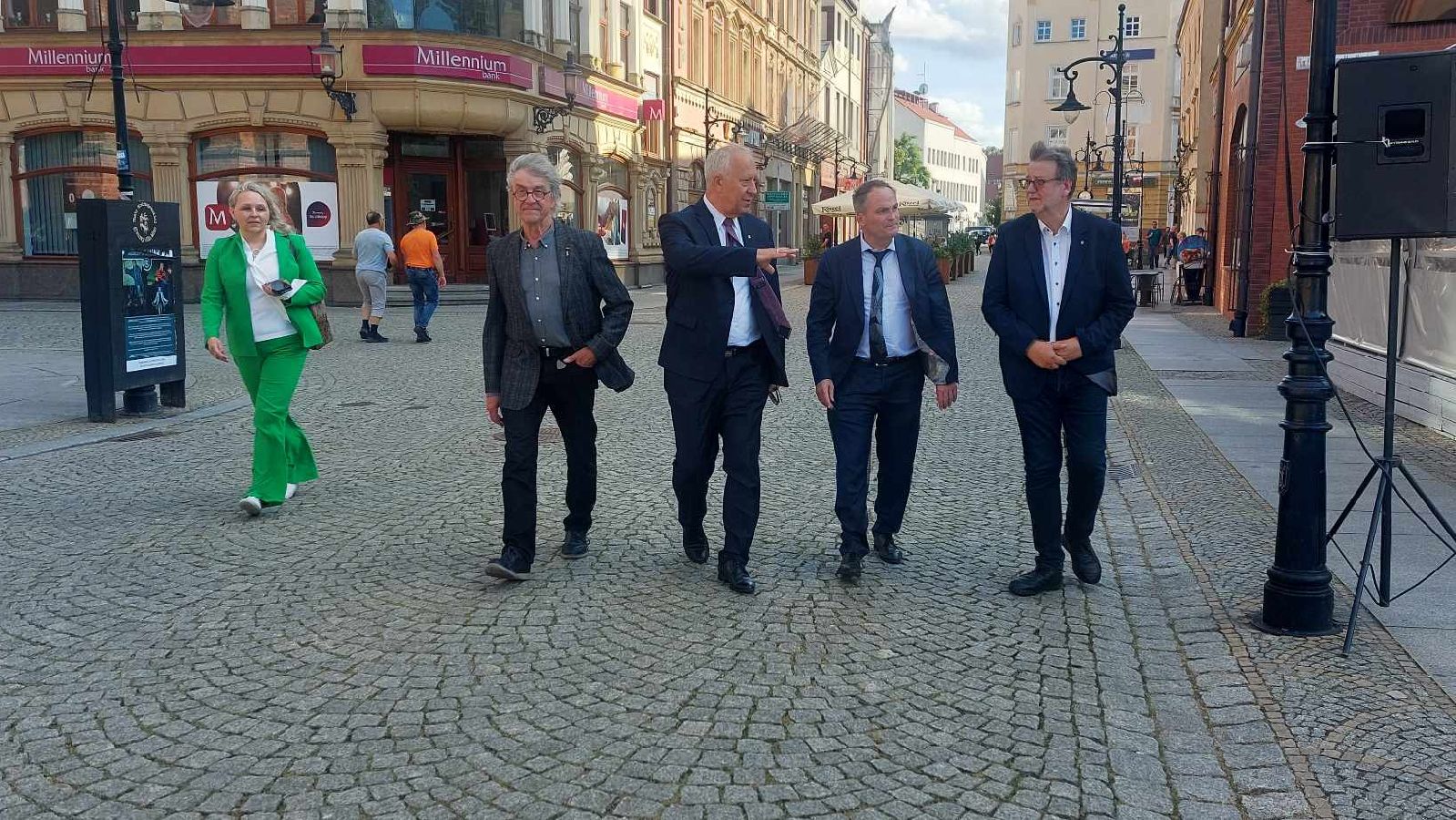 Przywieźli z Wuppertalu do Legnicy Deklarację Pokoju i Przyjaźni