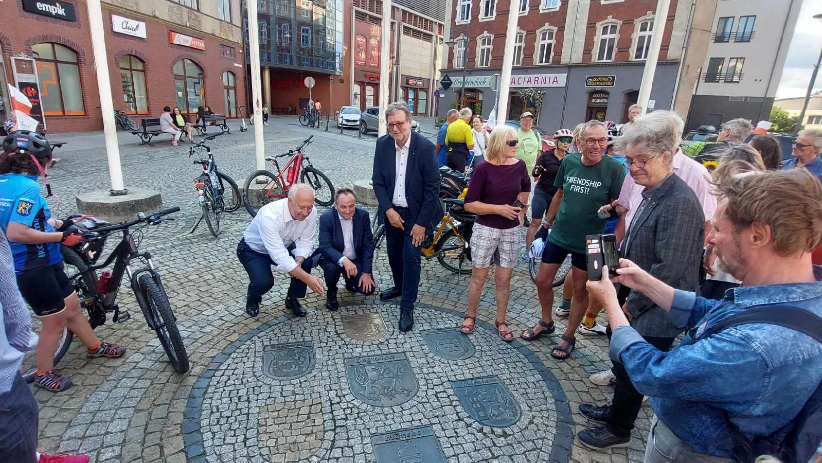Przywieźli z Wuppertalu do Legnicy Deklarację Pokoju i Przyjaźni