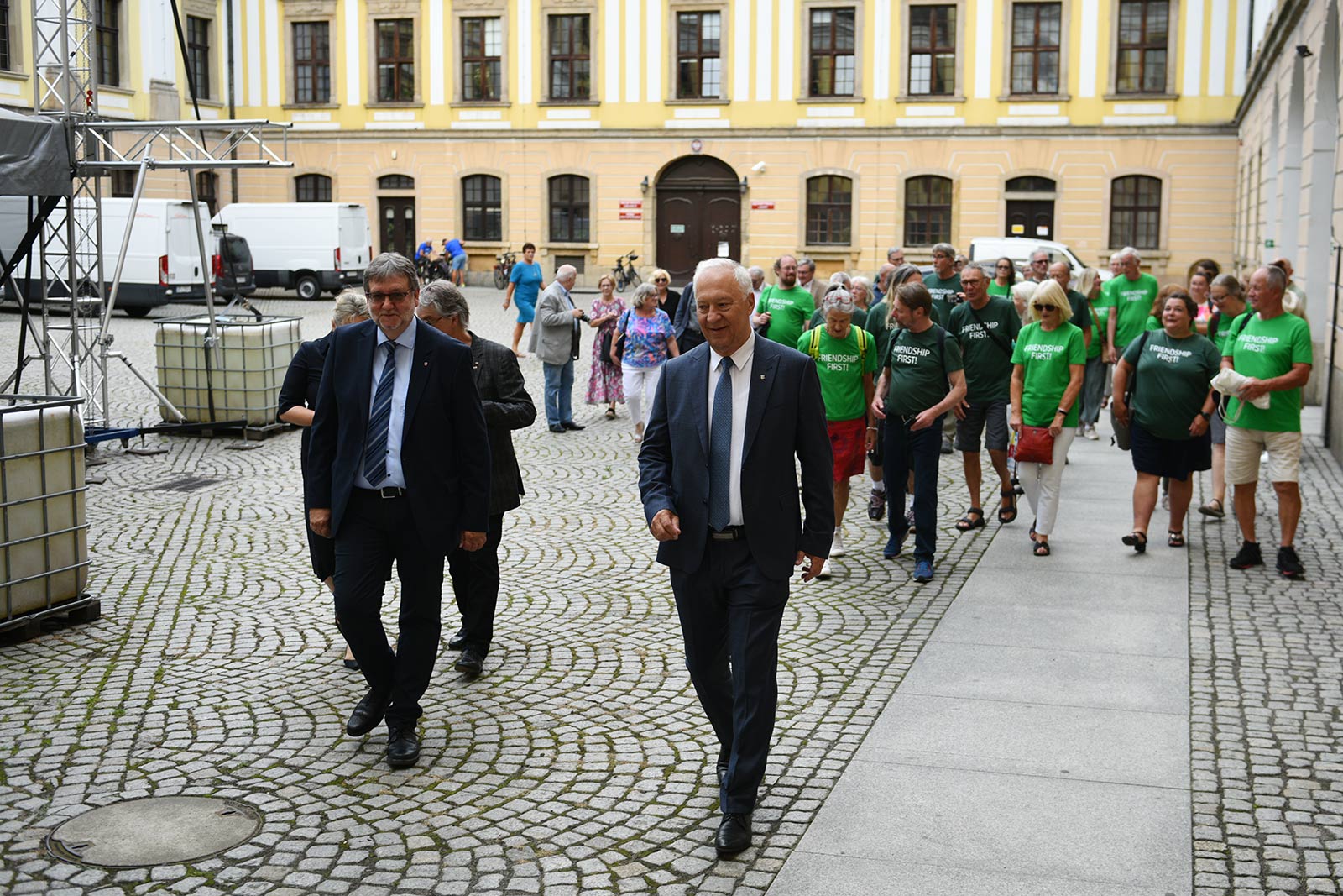 Tadeusz Krzakowski podpisał Deklarację Pokoju i Przyjaźni