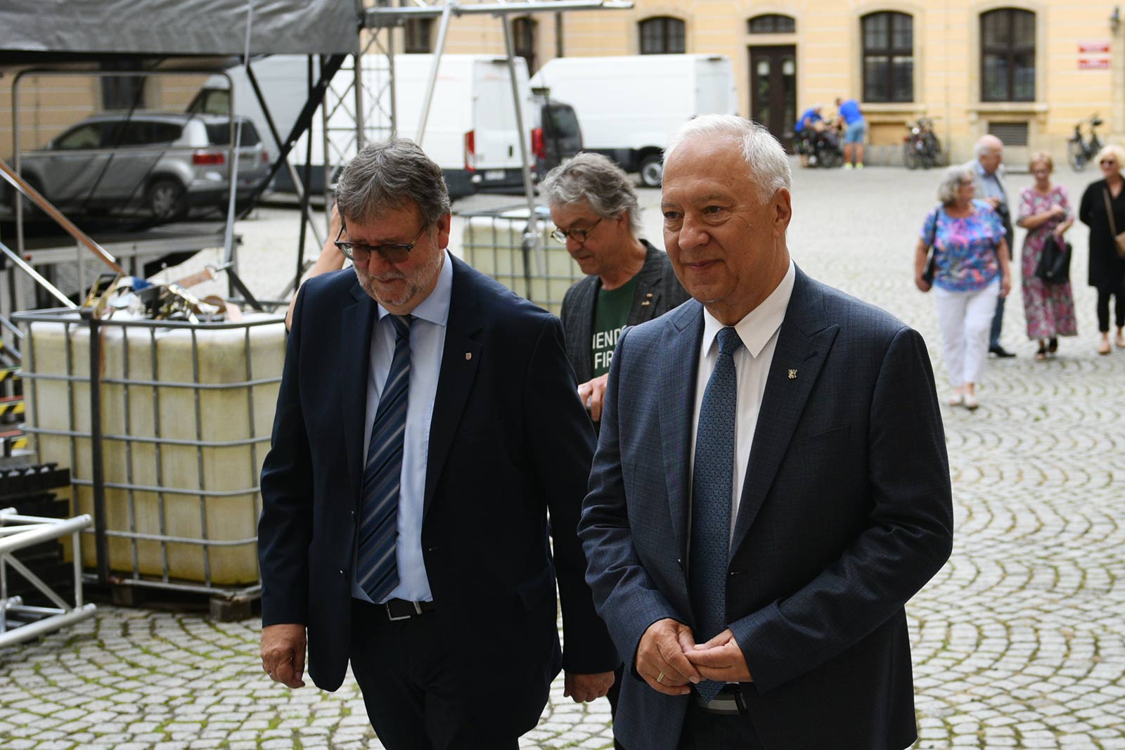 Tadeusz Krzakowski podpisał Deklarację Pokoju i Przyjaźni