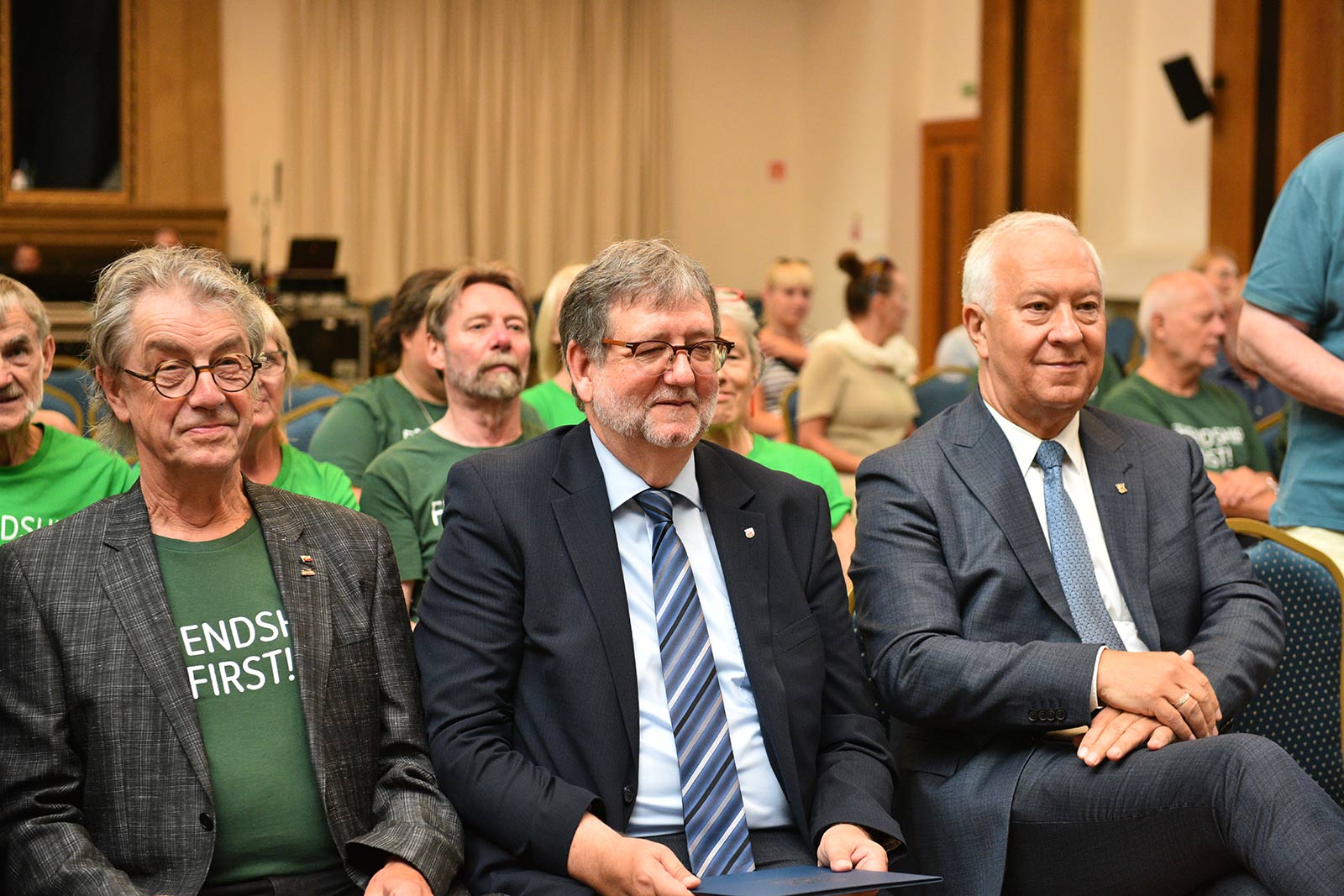 Tadeusz Krzakowski podpisał Deklarację Pokoju i Przyjaźni