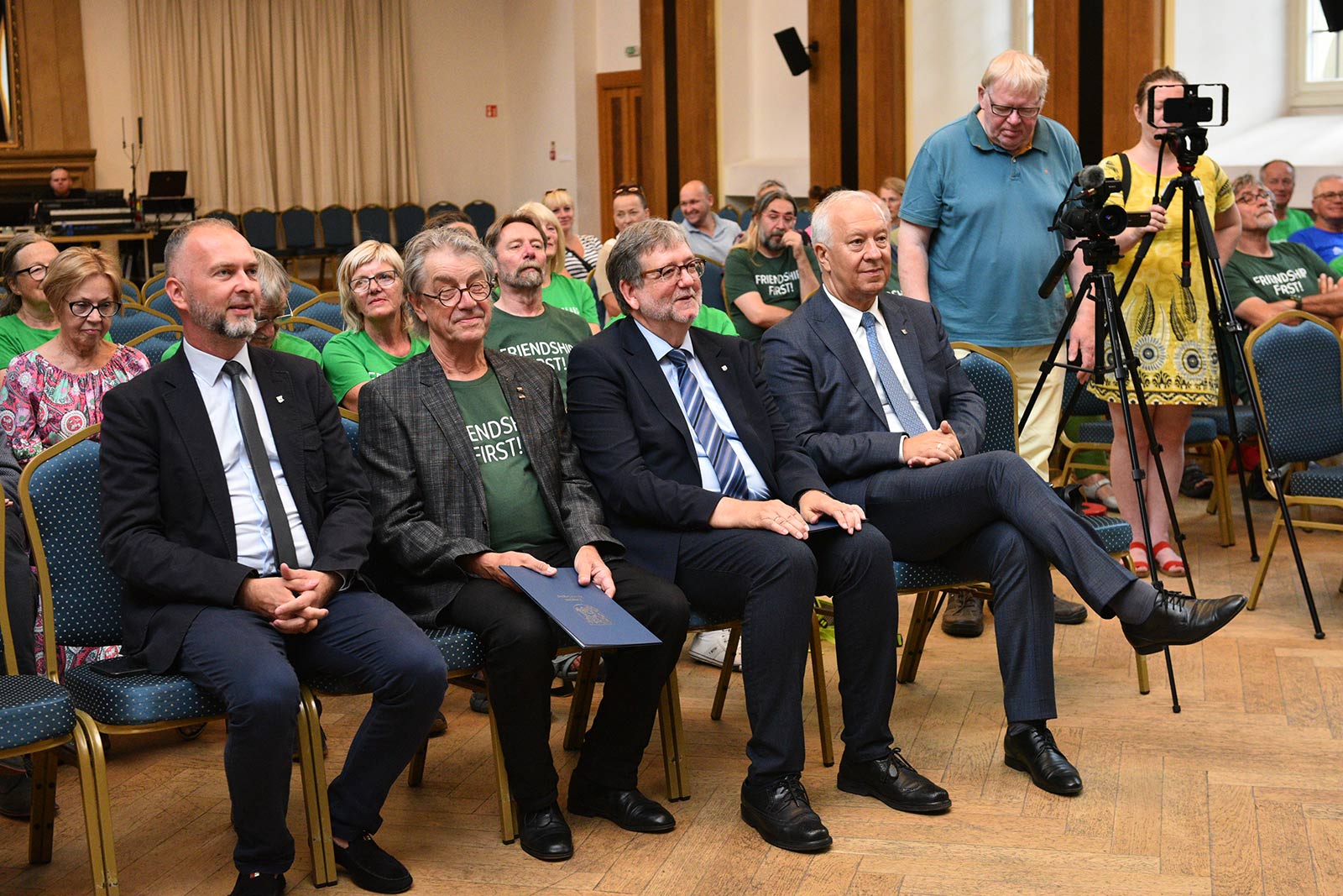 Tadeusz Krzakowski podpisał Deklarację Pokoju i Przyjaźni