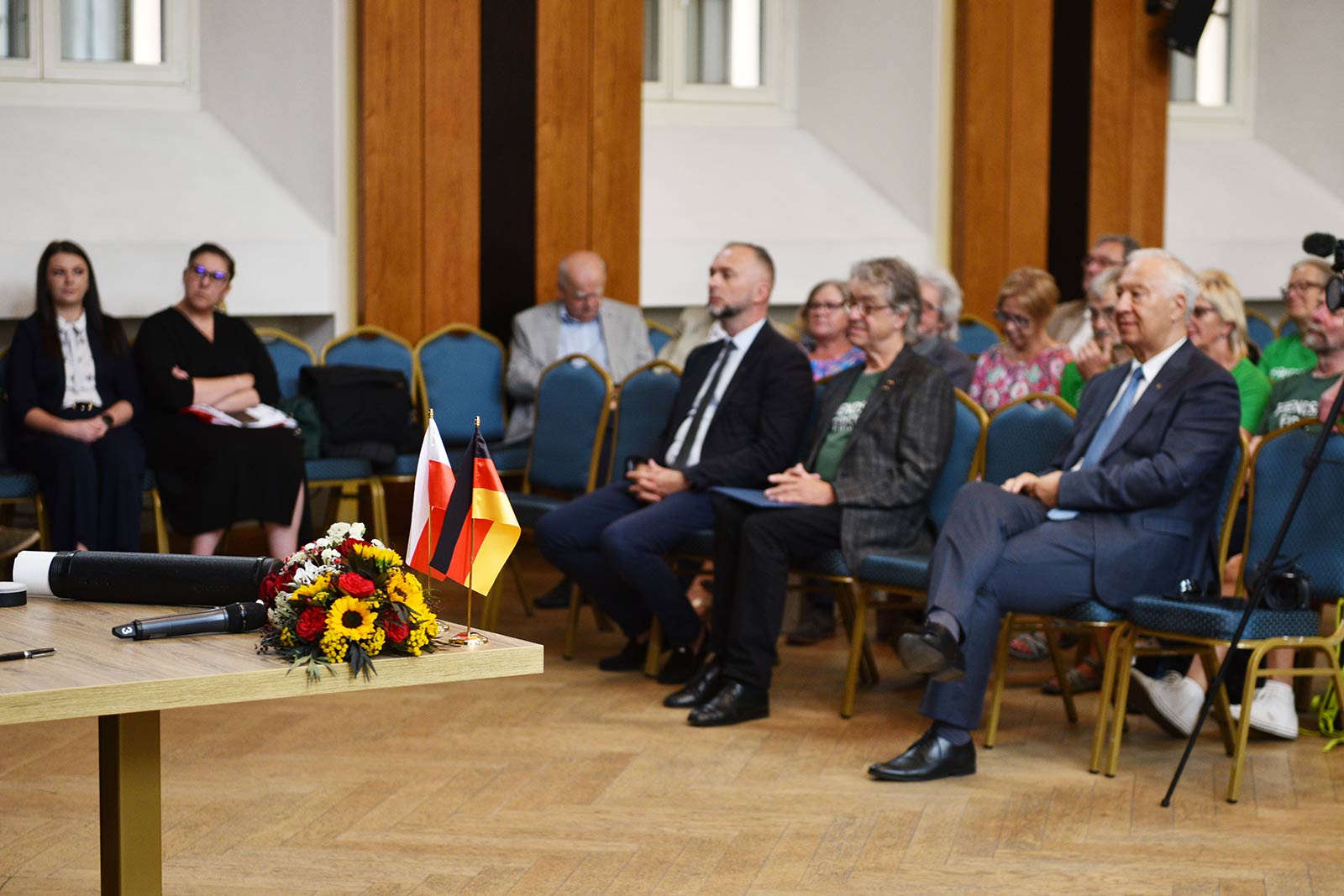Tadeusz Krzakowski podpisał Deklarację Pokoju i Przyjaźni