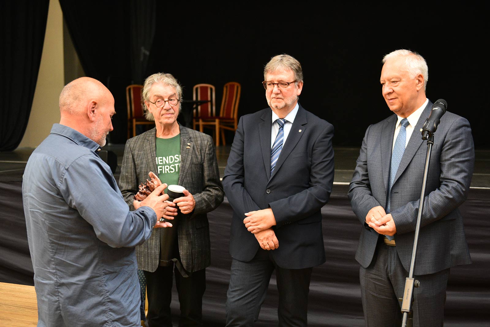 Tadeusz Krzakowski podpisał Deklarację Pokoju i Przyjaźni