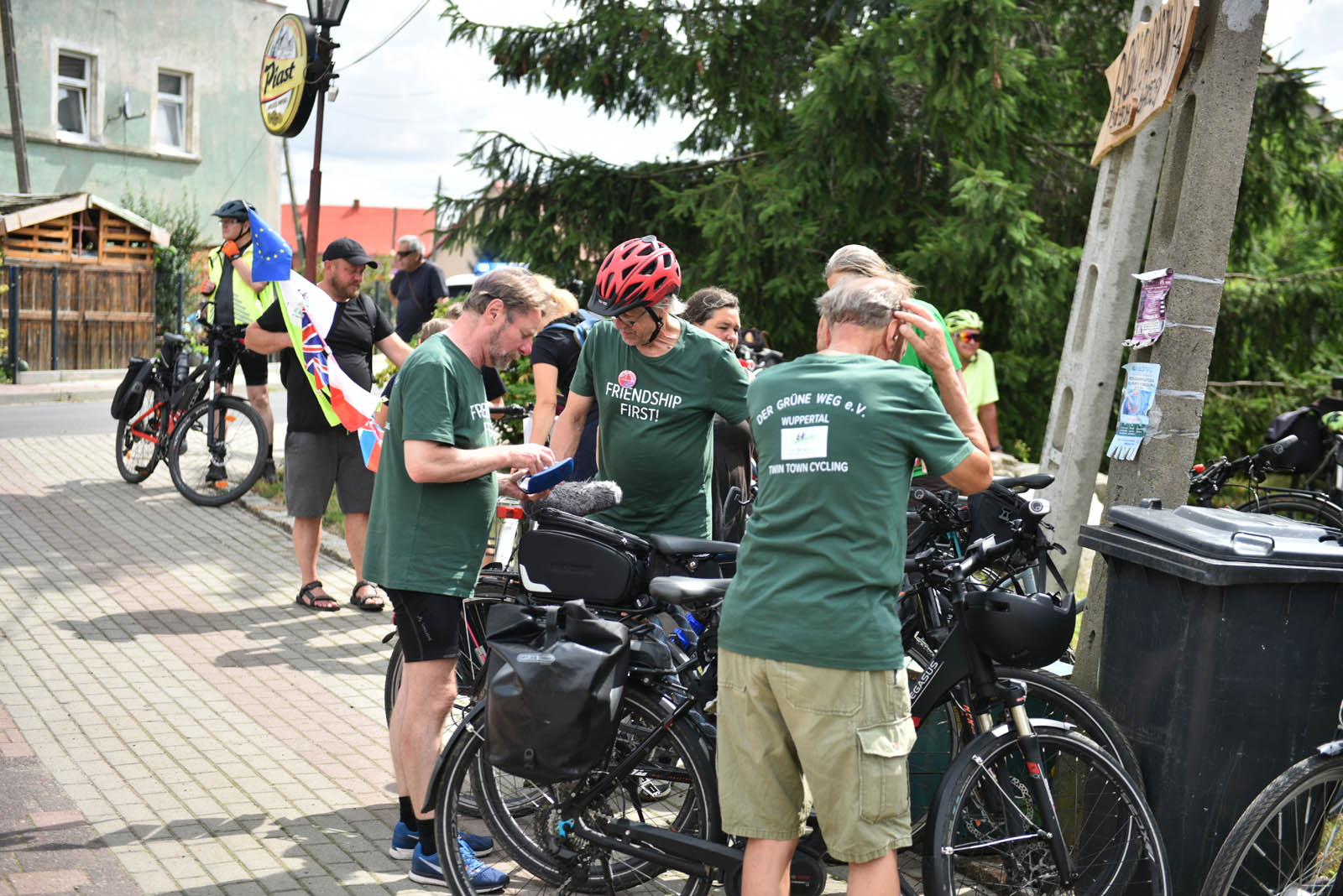 Pojechali na rowerach śladami smaków Czyngis Chana