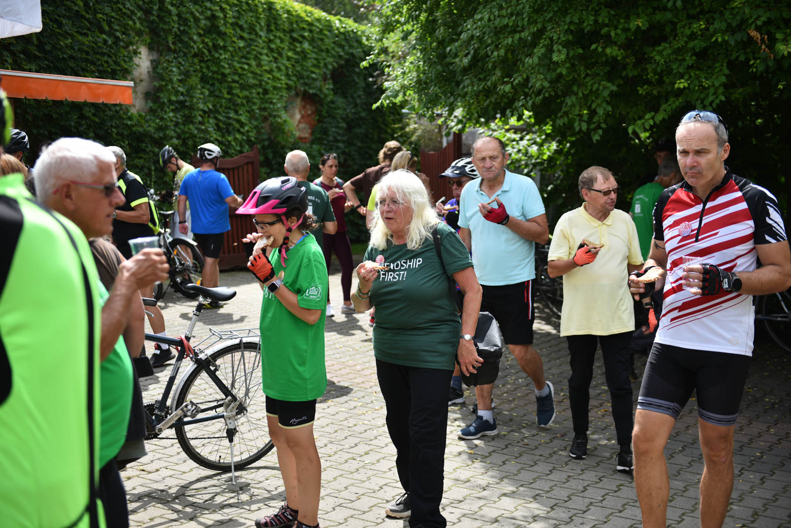 Pojechali na rowerach śladami smaków Czyngis Chana
