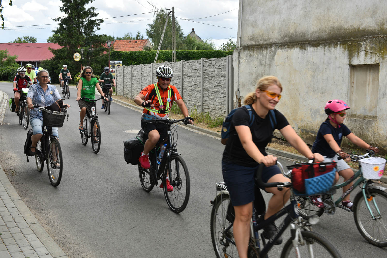 Pojechali na rowerach śladami smaków Czyngis Chana