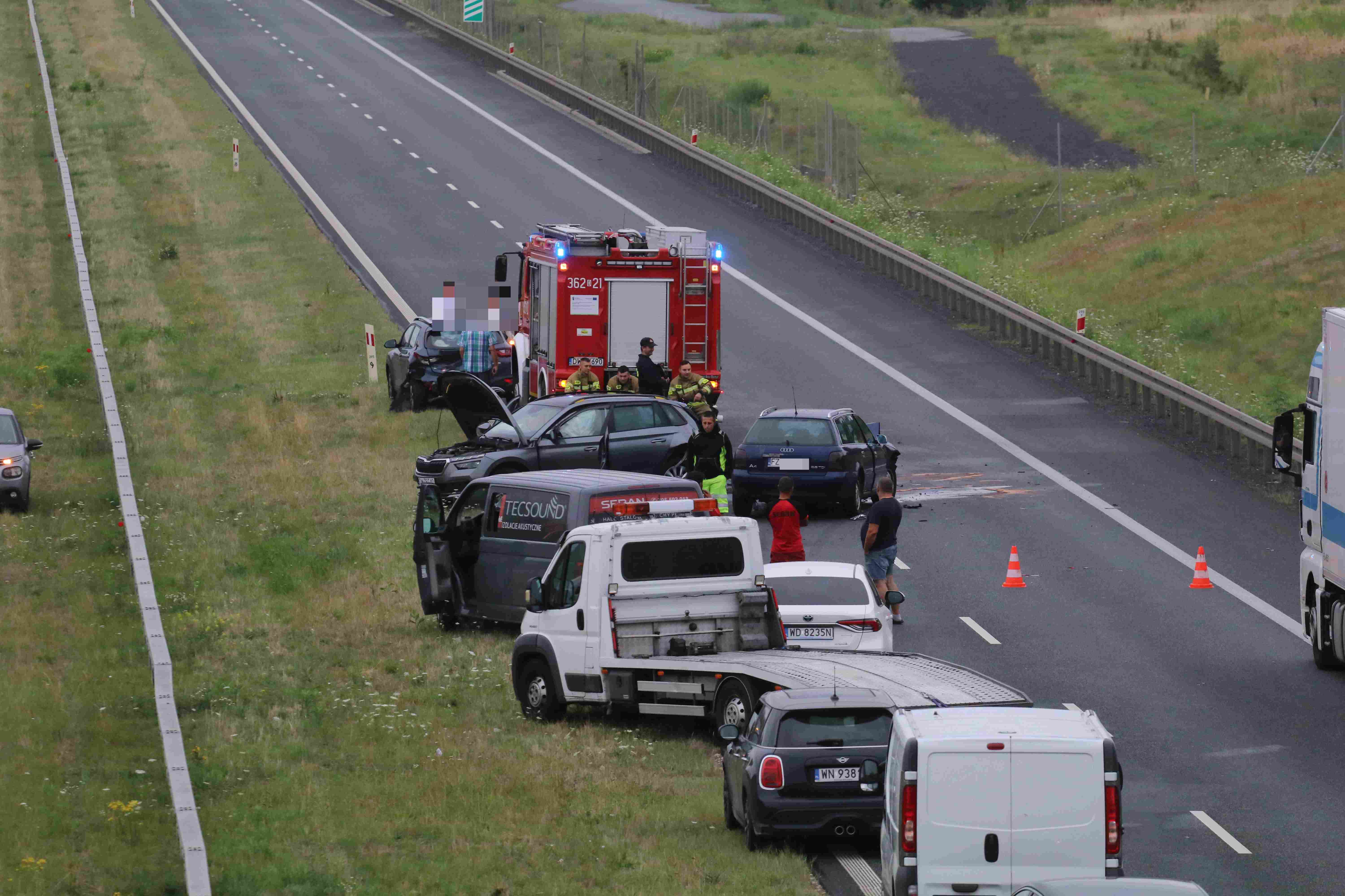 Kolizja i wypadek na S3. Droga zamknięta, są objazdy