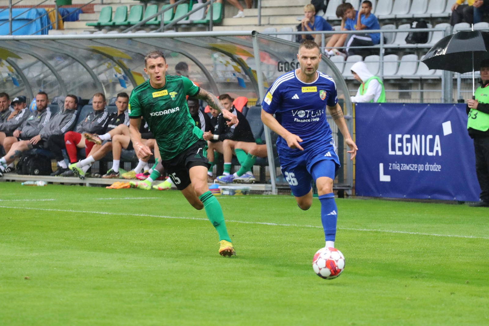 W strugach deszczu Miedź Legnica remisuje z Górnikiem Łęczna
