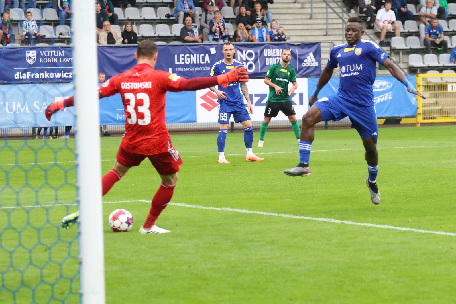 W strugach deszczu Miedź Legnica remisuje z Górnikiem Łęczna