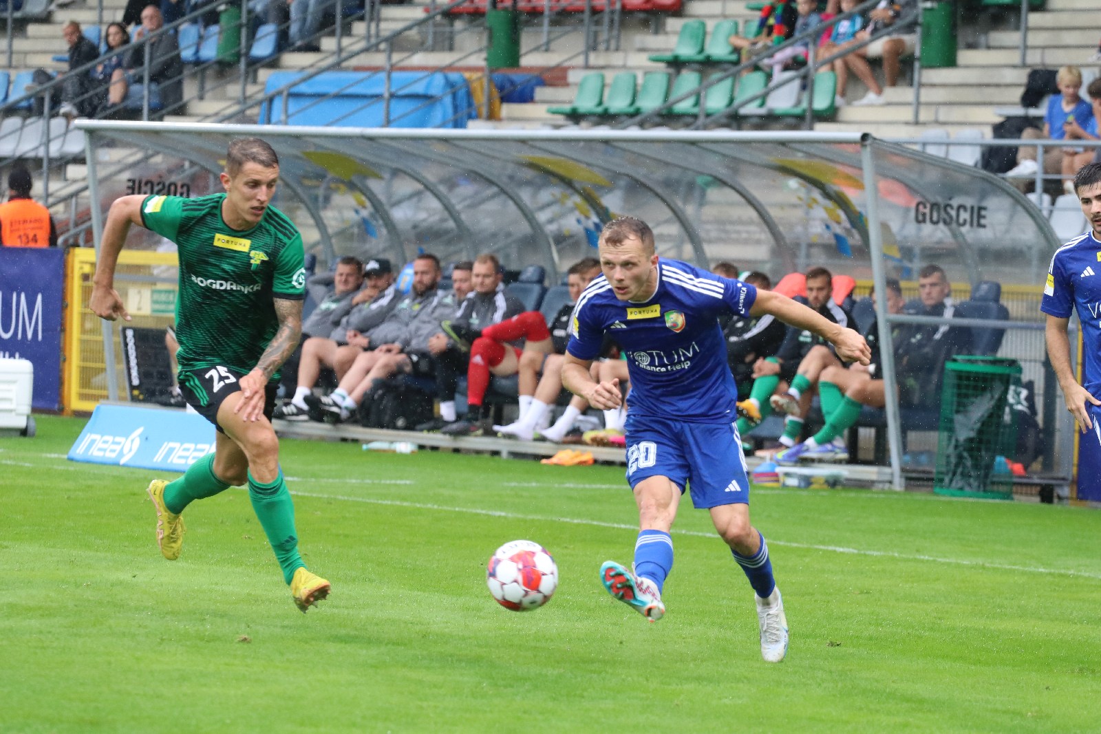 W strugach deszczu Miedź Legnica remisuje z Górnikiem Łęczna