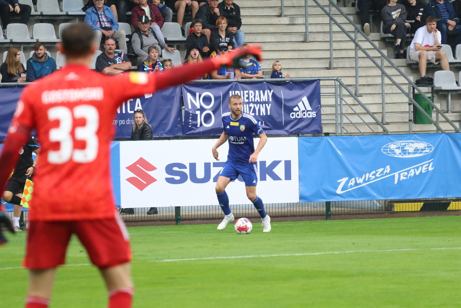 W strugach deszczu Miedź Legnica remisuje z Górnikiem Łęczna