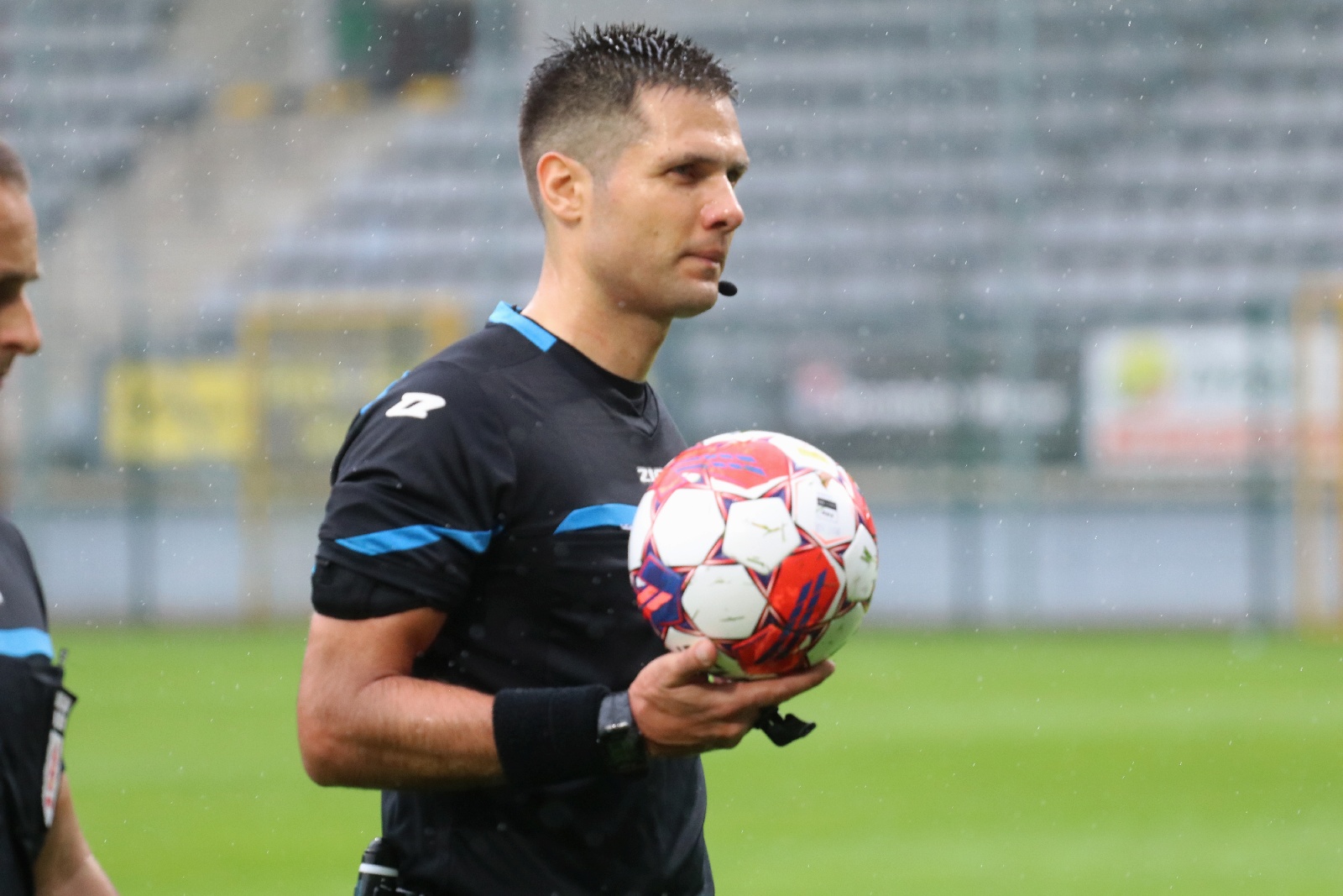 W strugach deszczu Miedź Legnica remisuje z Górnikiem Łęczna
