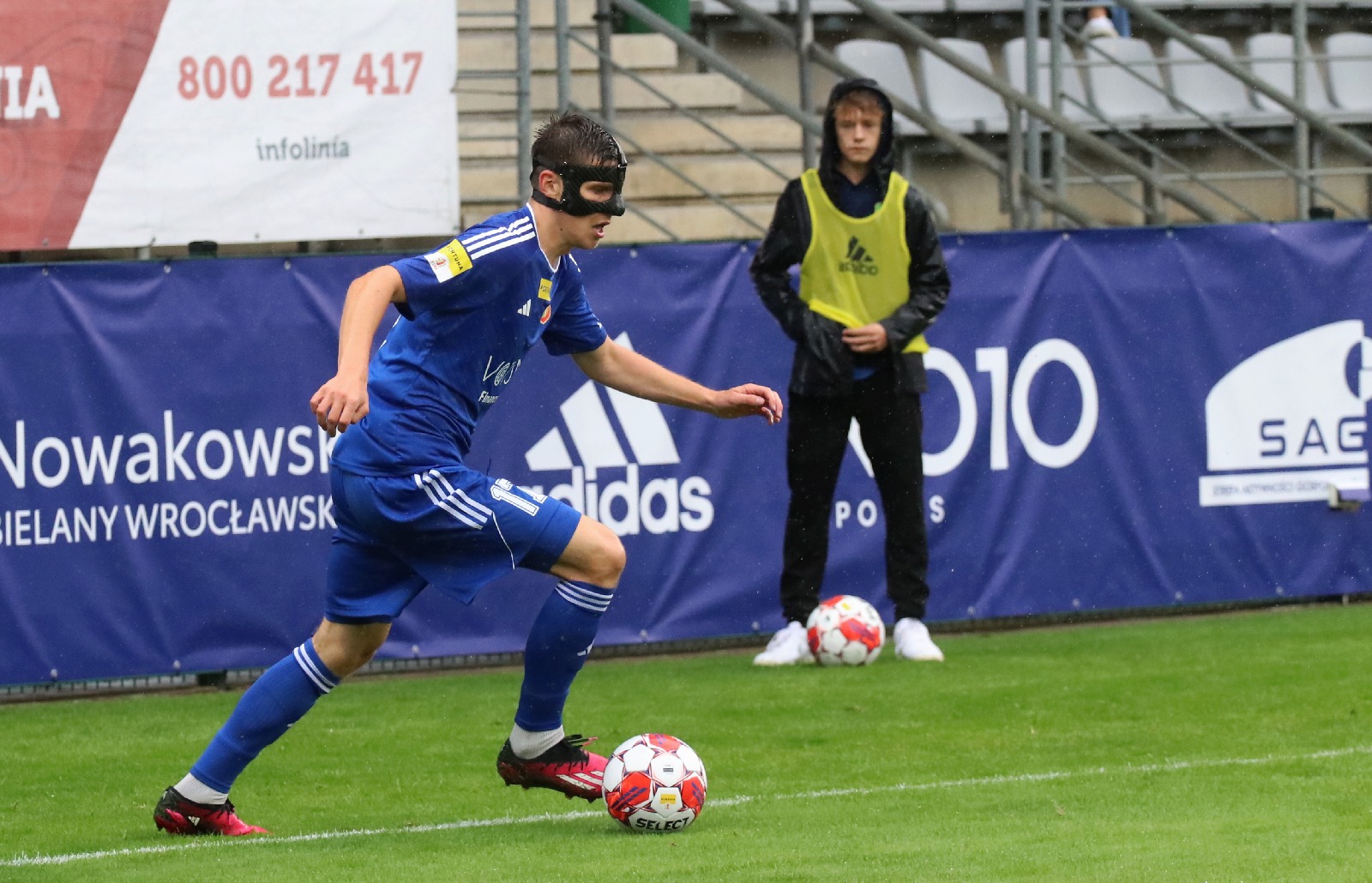 W strugach deszczu Miedź Legnica remisuje z Górnikiem Łęczna