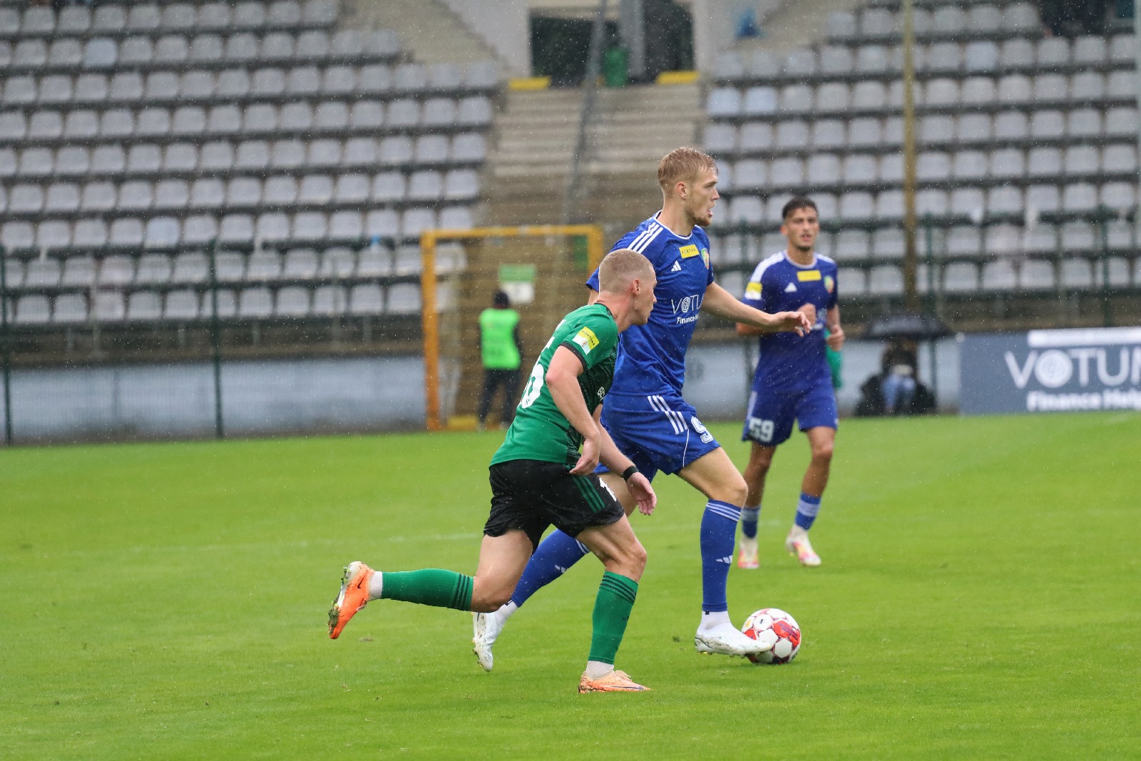 W strugach deszczu Miedź Legnica remisuje z Górnikiem Łęczna