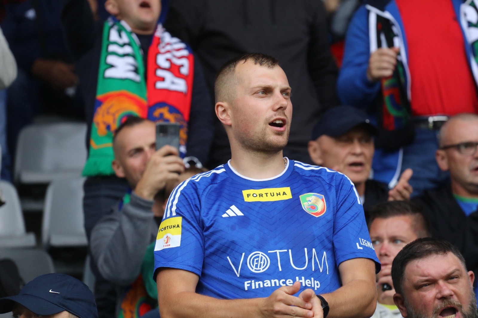 Trzy i pół tysiąca kibiców zasiadło na trybunach Miedzianki