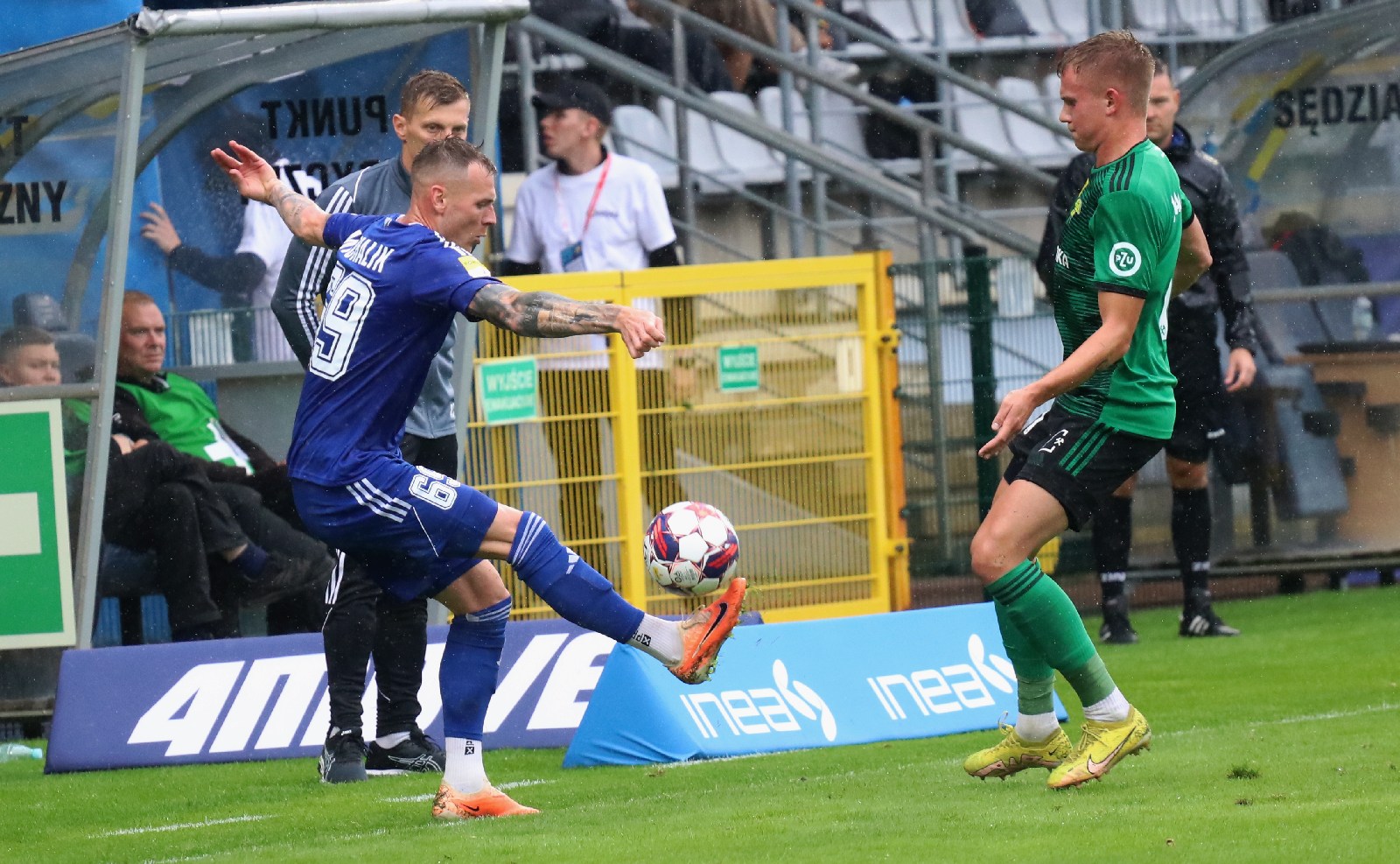 W strugach deszczu Miedź Legnica remisuje z Górnikiem Łęczna