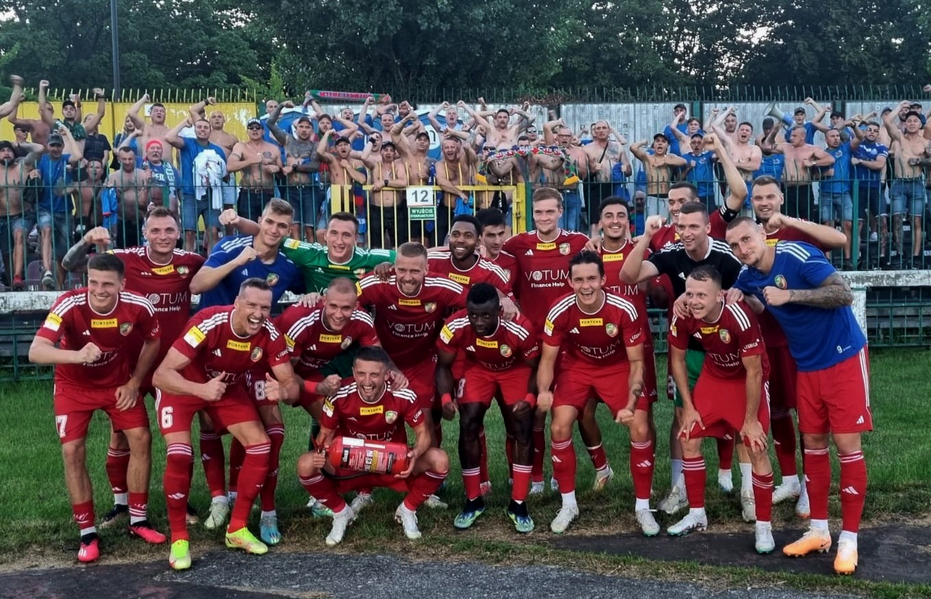 Potężną dawkę emocji zafundowali piłkarze Miedzi Legnica