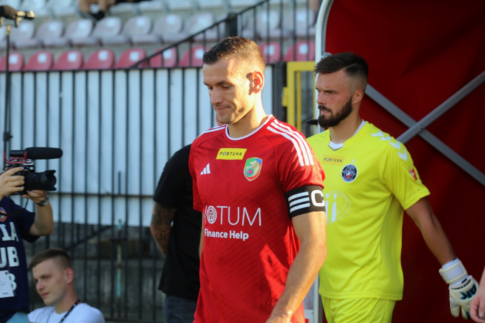 Potężną dawkę emocji zafundowali piłkarze Miedzi Legnica
