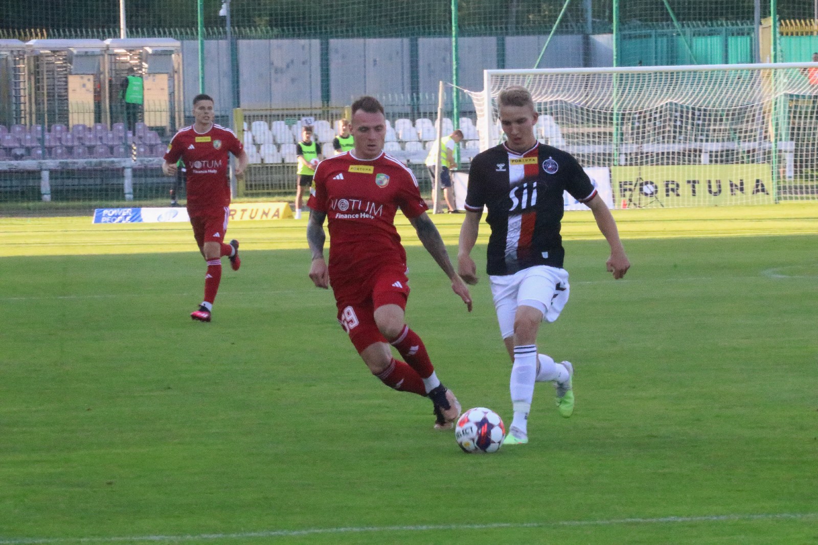 Potężną dawkę emocji zafundowali piłkarze Miedzi Legnica