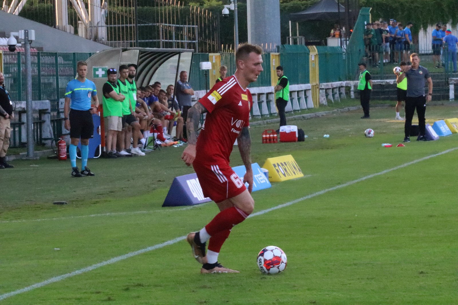 Potężną dawkę emocji zafundowali piłkarze Miedzi Legnica