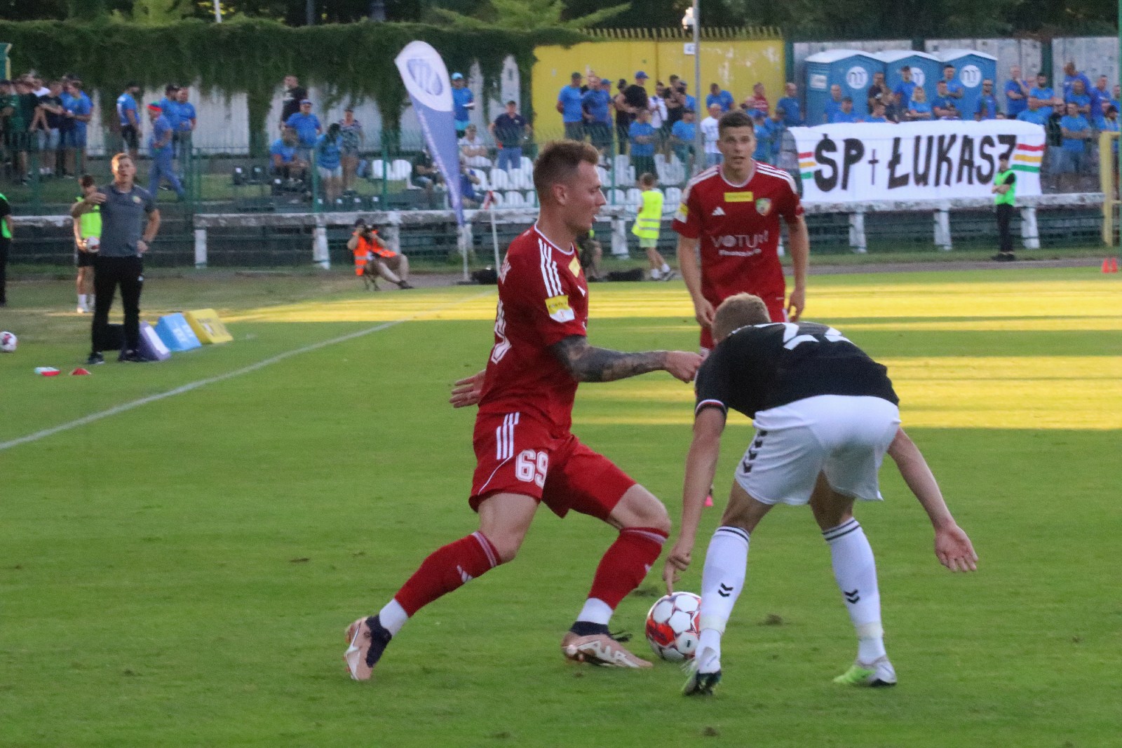 Potężną dawkę emocji zafundowali piłkarze Miedzi Legnica
