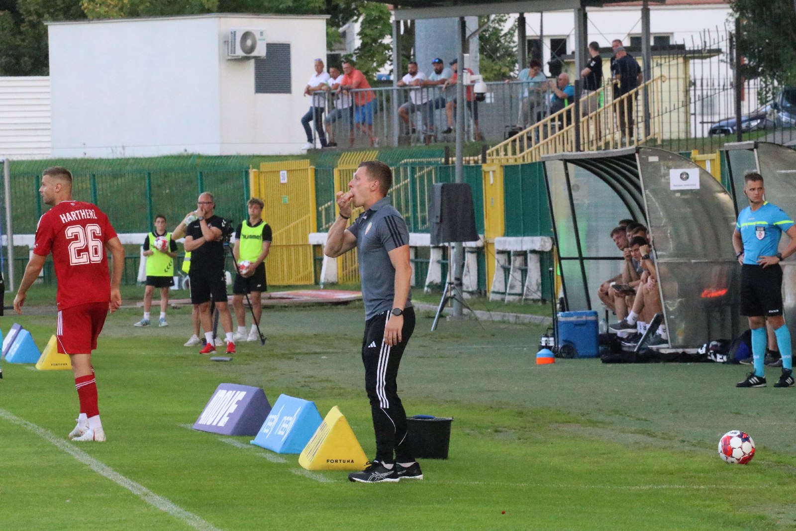 Potężną dawkę emocji zafundowali piłkarze Miedzi Legnica