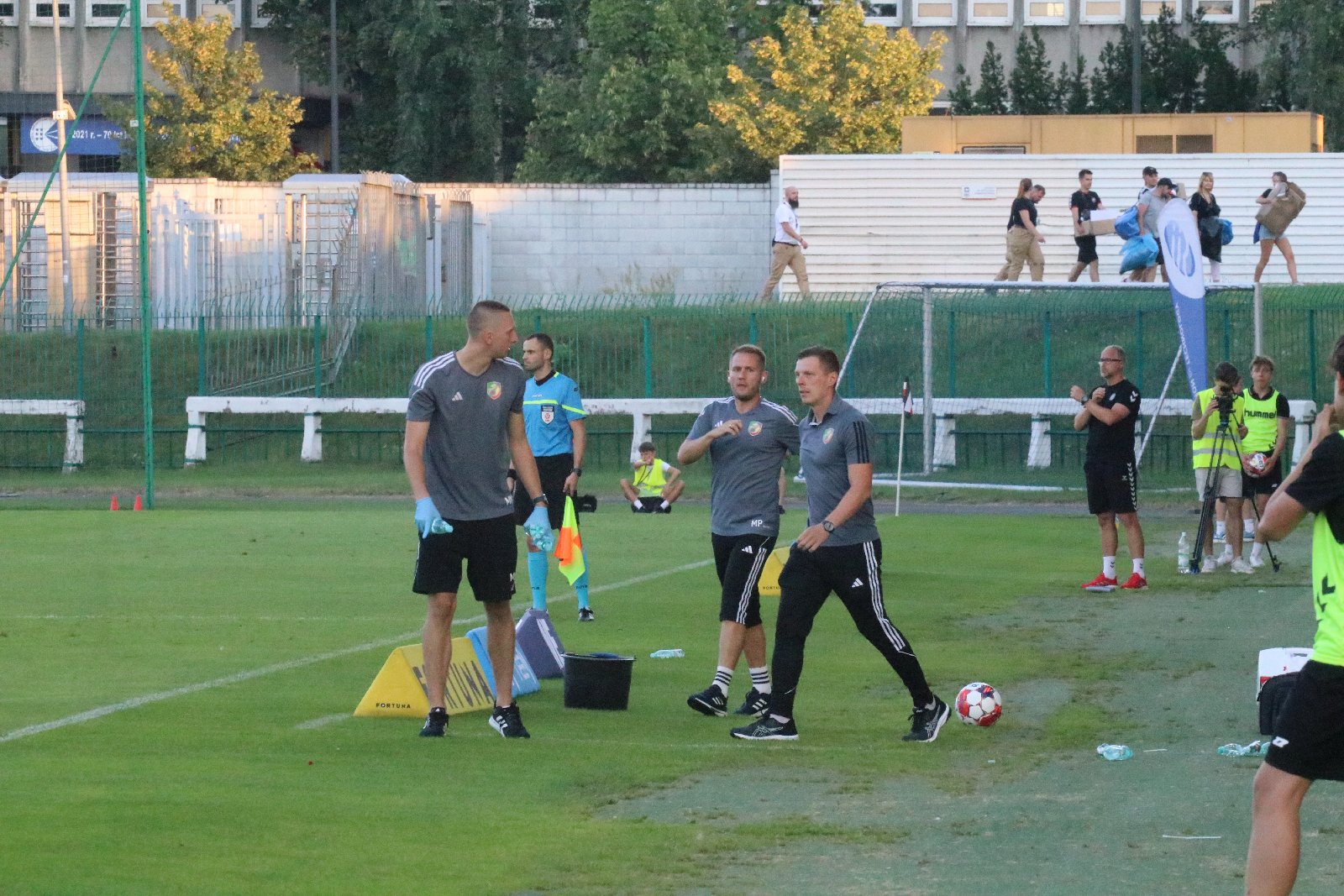 Potężną dawkę emocji zafundowali piłkarze Miedzi Legnica