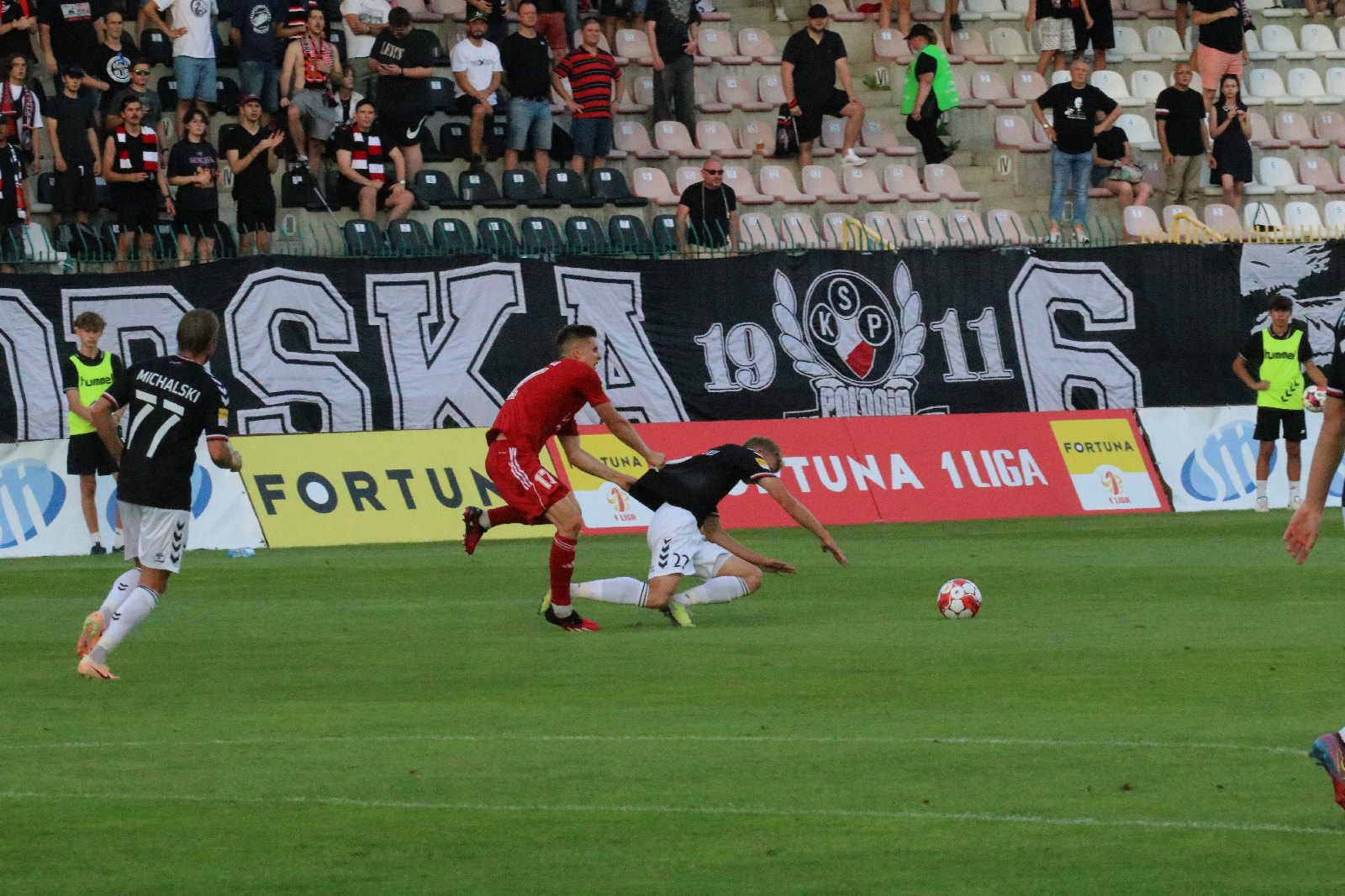Potężną dawkę emocji zafundowali piłkarze Miedzi Legnica