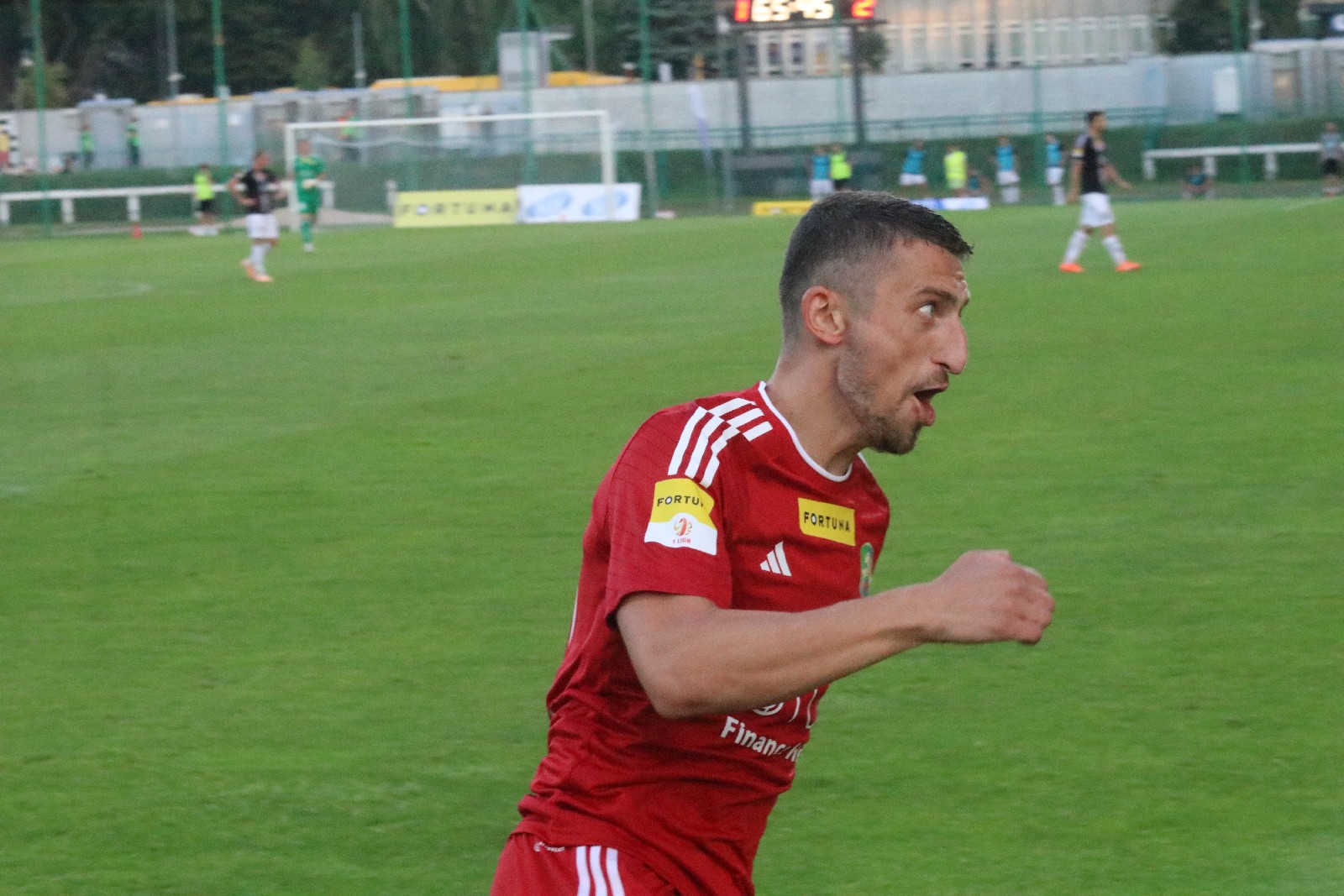 Potężną dawkę emocji zafundowali piłkarze Miedzi Legnica