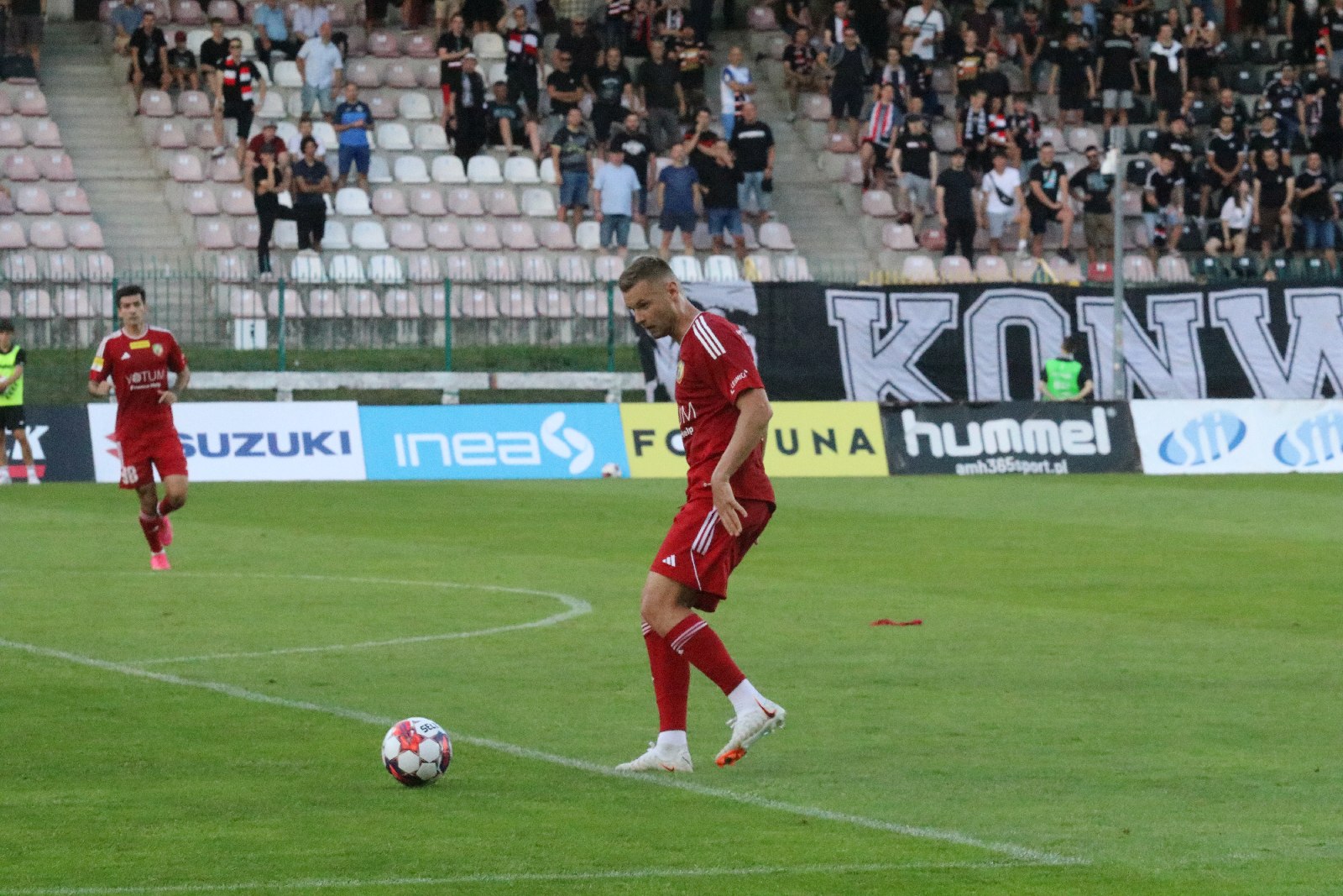 Potężną dawkę emocji zafundowali piłkarze Miedzi Legnica