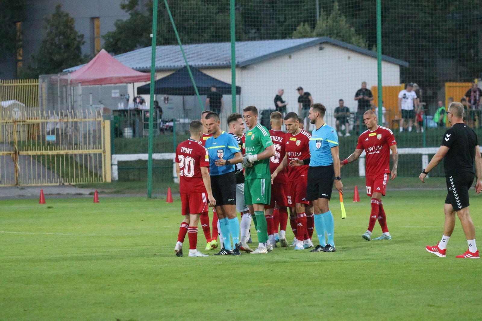 Potężną dawkę emocji zafundowali piłkarze Miedzi Legnica