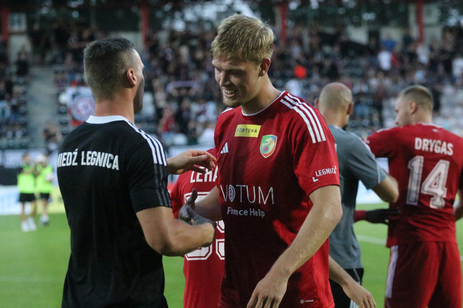 Potężną dawkę emocji zafundowali piłkarze Miedzi Legnica