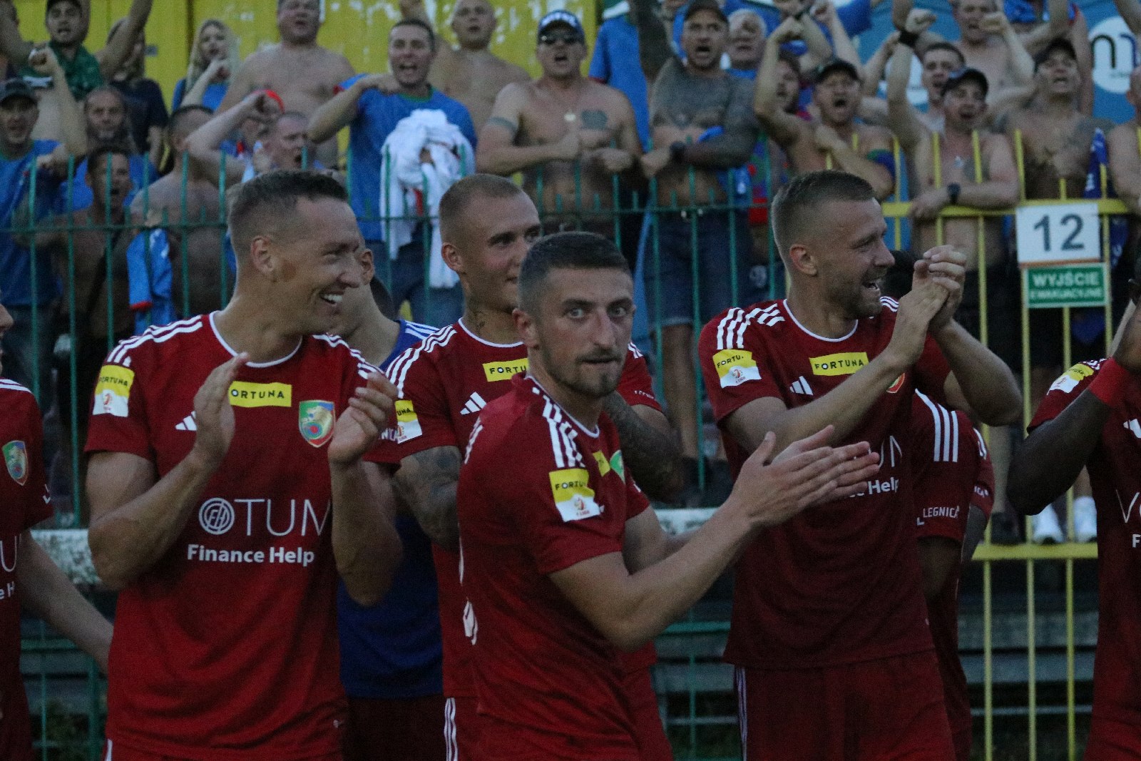 Potężną dawkę emocji zafundowali piłkarze Miedzi Legnica