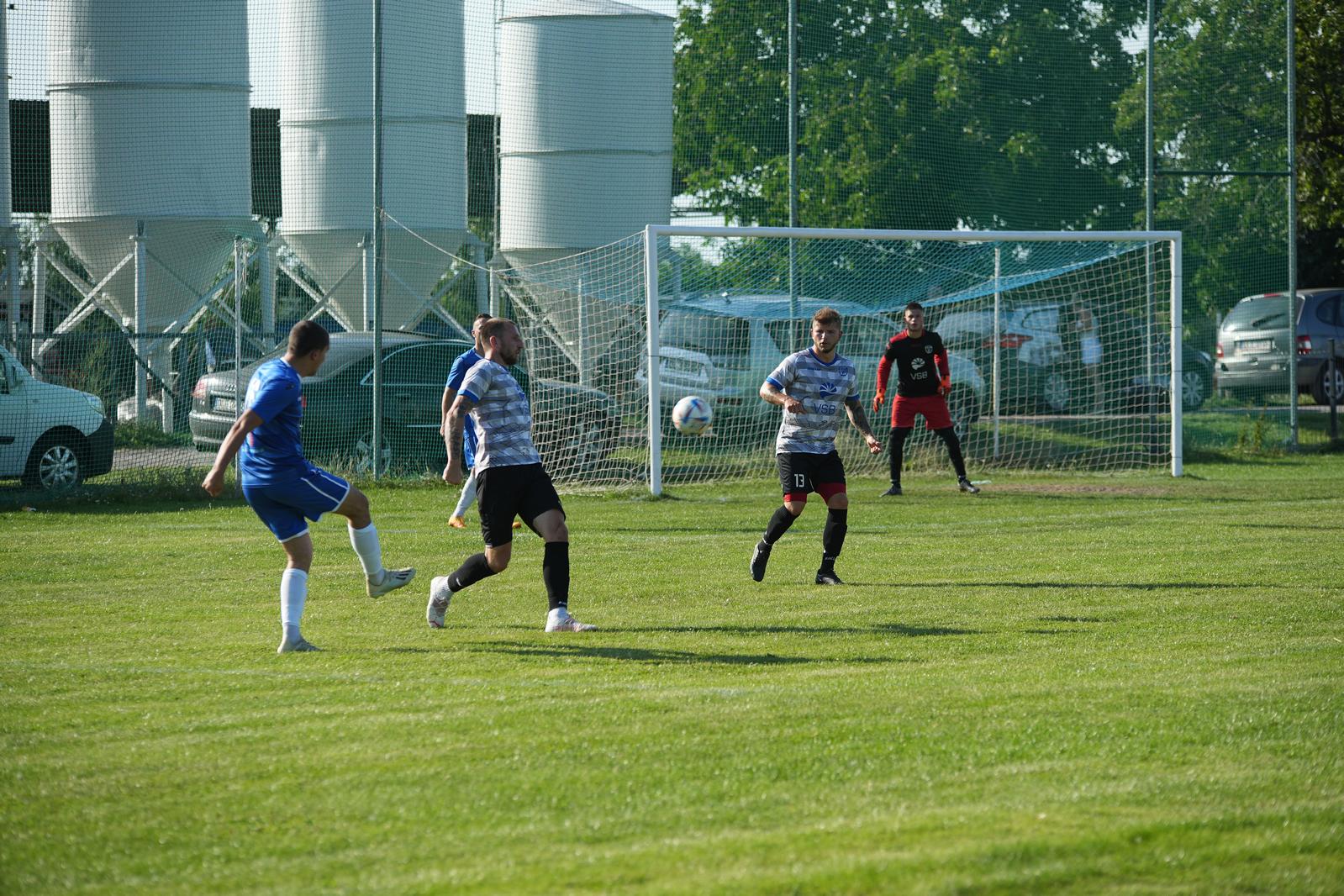 Derby gminy w Kłębanowicach. Błękitni pokonali Zryw   
