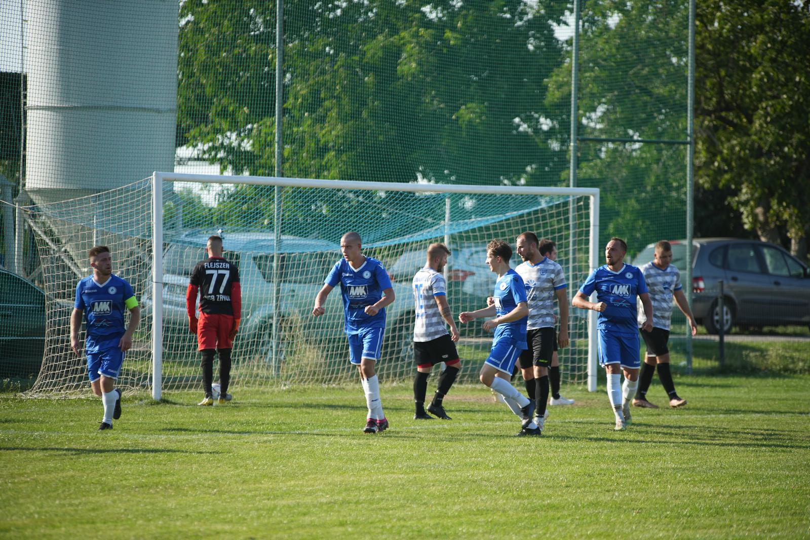 Derby gminy w Kłębanowicach. Błękitni pokonali Zryw   
