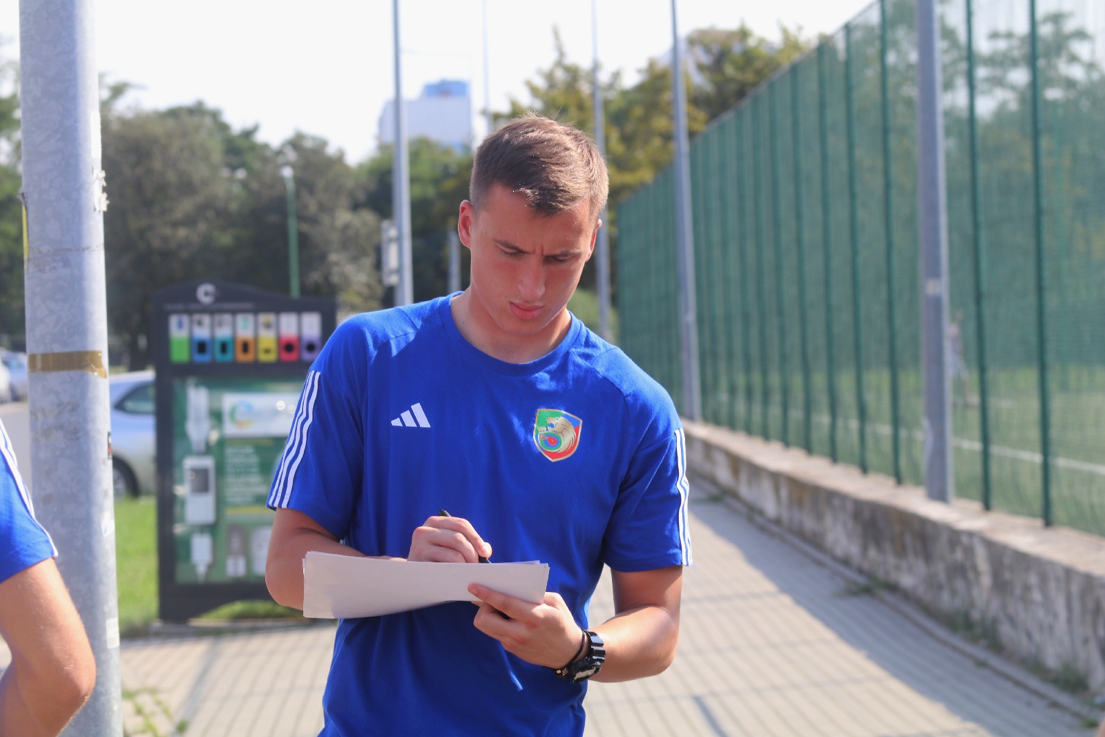 Piłkarze Miedzi Legnica rozdawali wochery na mecz ze Stalą