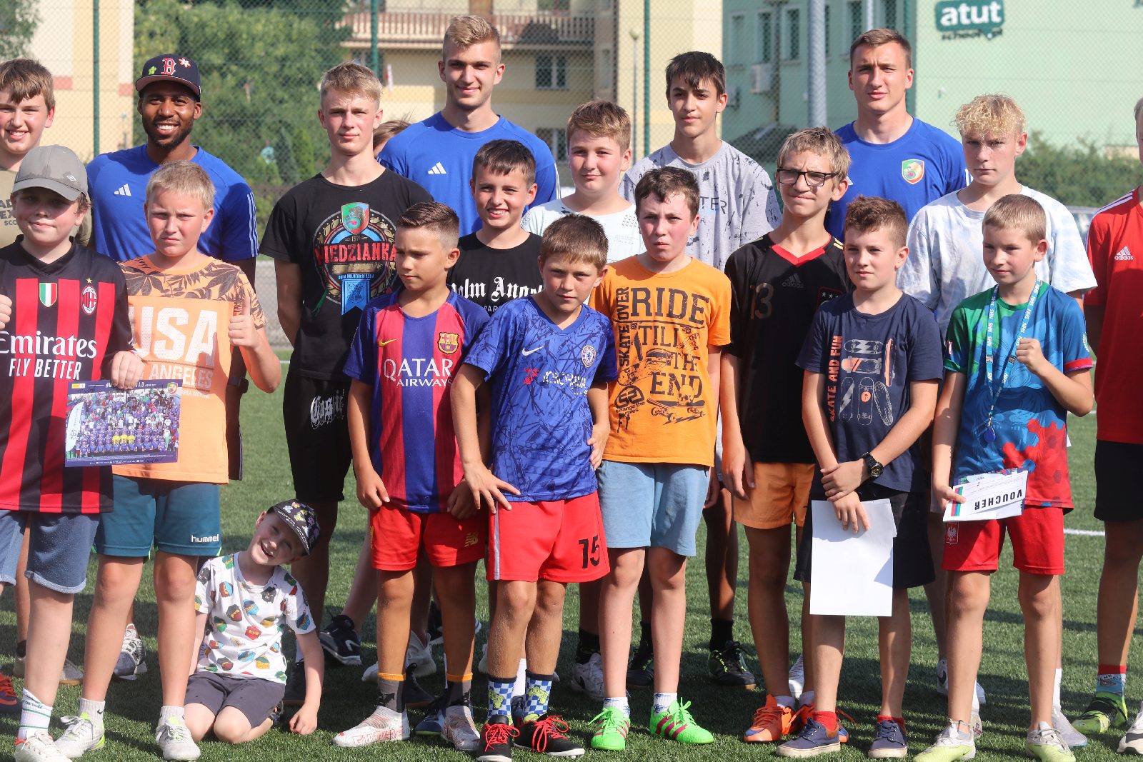 Piłkarze Miedzi Legnica rozdawali wochery na mecz ze Stalą