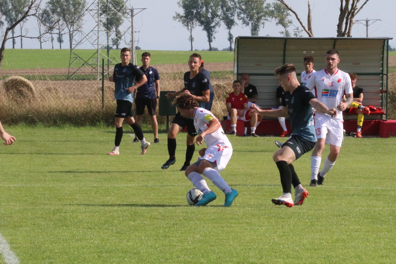 Dziewięć bramek w meczu Błękitnych z Iskrą w Janowicach