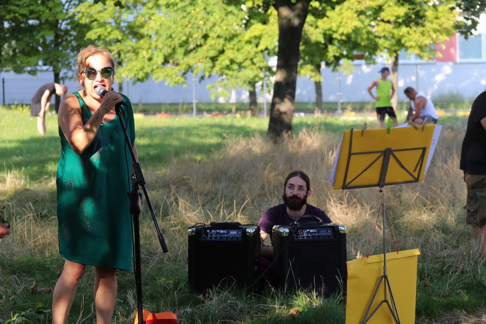 Teatralny Piknik Sąsiedzki na legnickich Piekarach    	