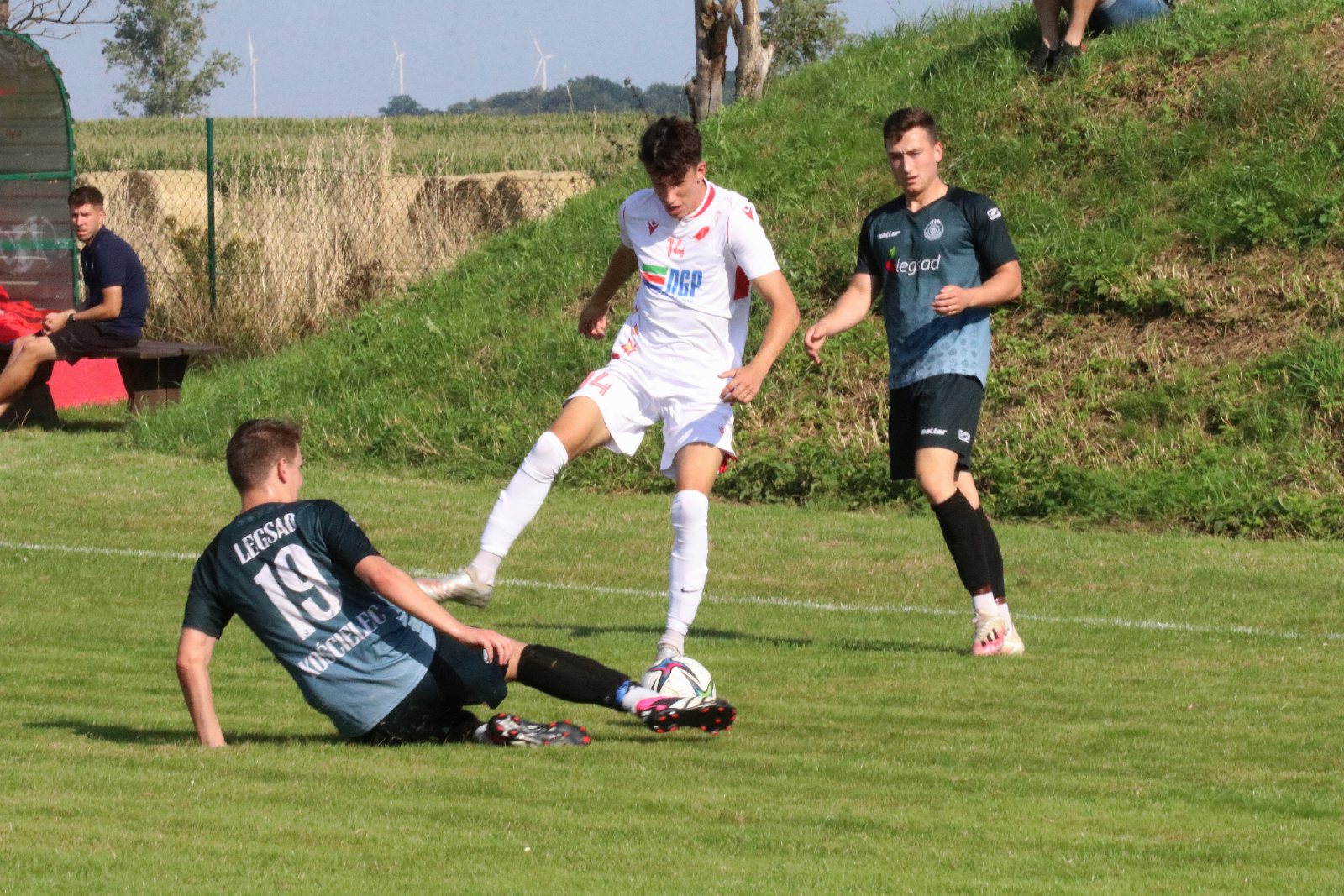Dziewięć bramek w meczu Błękitnych z Iskrą w Janowicach