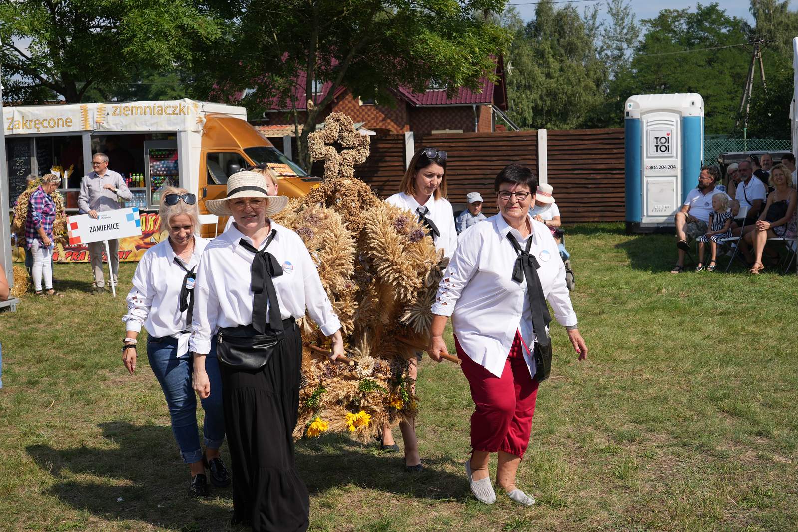 Tegoroczne dożynki gminno - powiatwe odbyły się w Rokitkach
