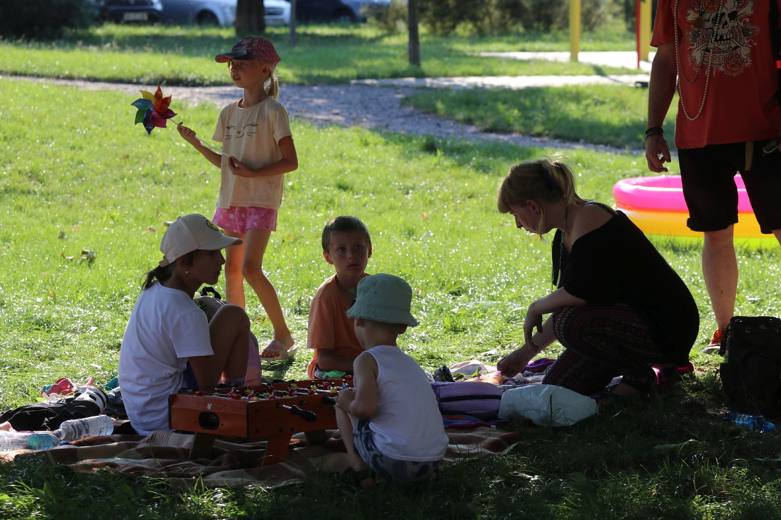 Teatralny Piknik Sąsiedzki na legnickich Piekarach    	