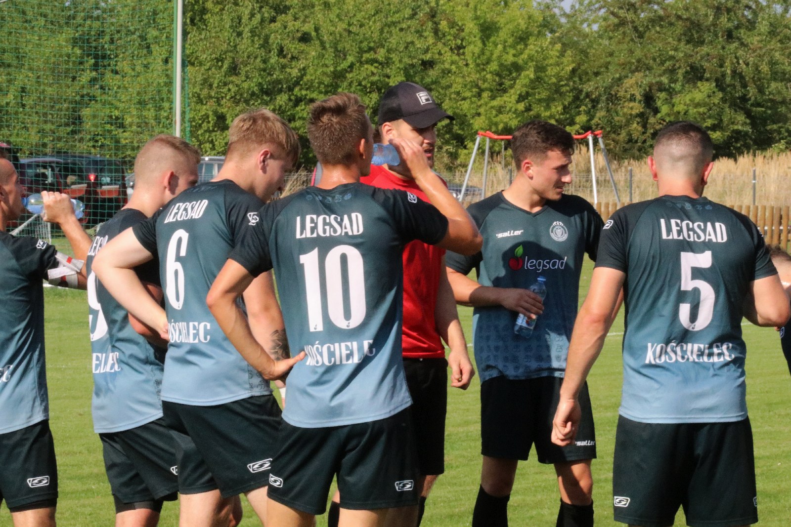 Dziewięć bramek w meczu Błękitnych z Iskrą w Janowicach