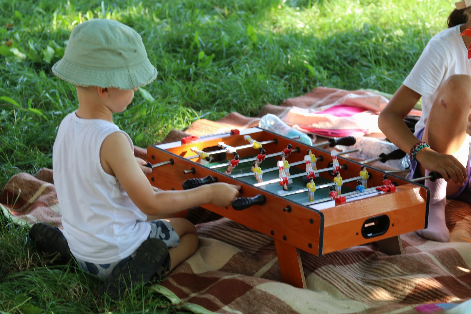 Teatralny Piknik Sąsiedzki na legnickich Piekarach    	