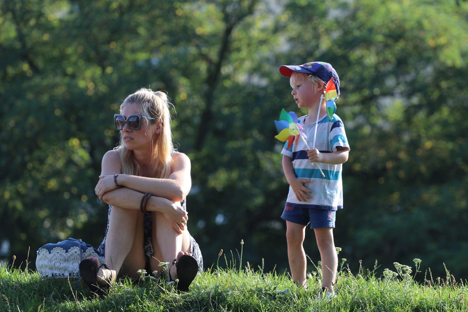 Teatralny Piknik Sąsiedzki na legnickich Piekarach    	