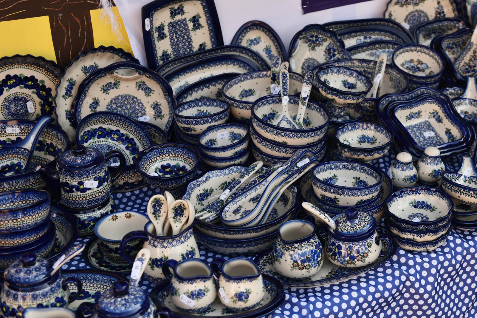 Porcelanowe cudeńka można znaleźć w Bolesławcu