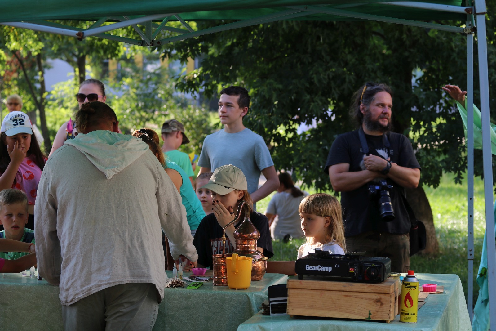 Teatralny Piknik Sąsiedzki na legnickich Piekarach    	