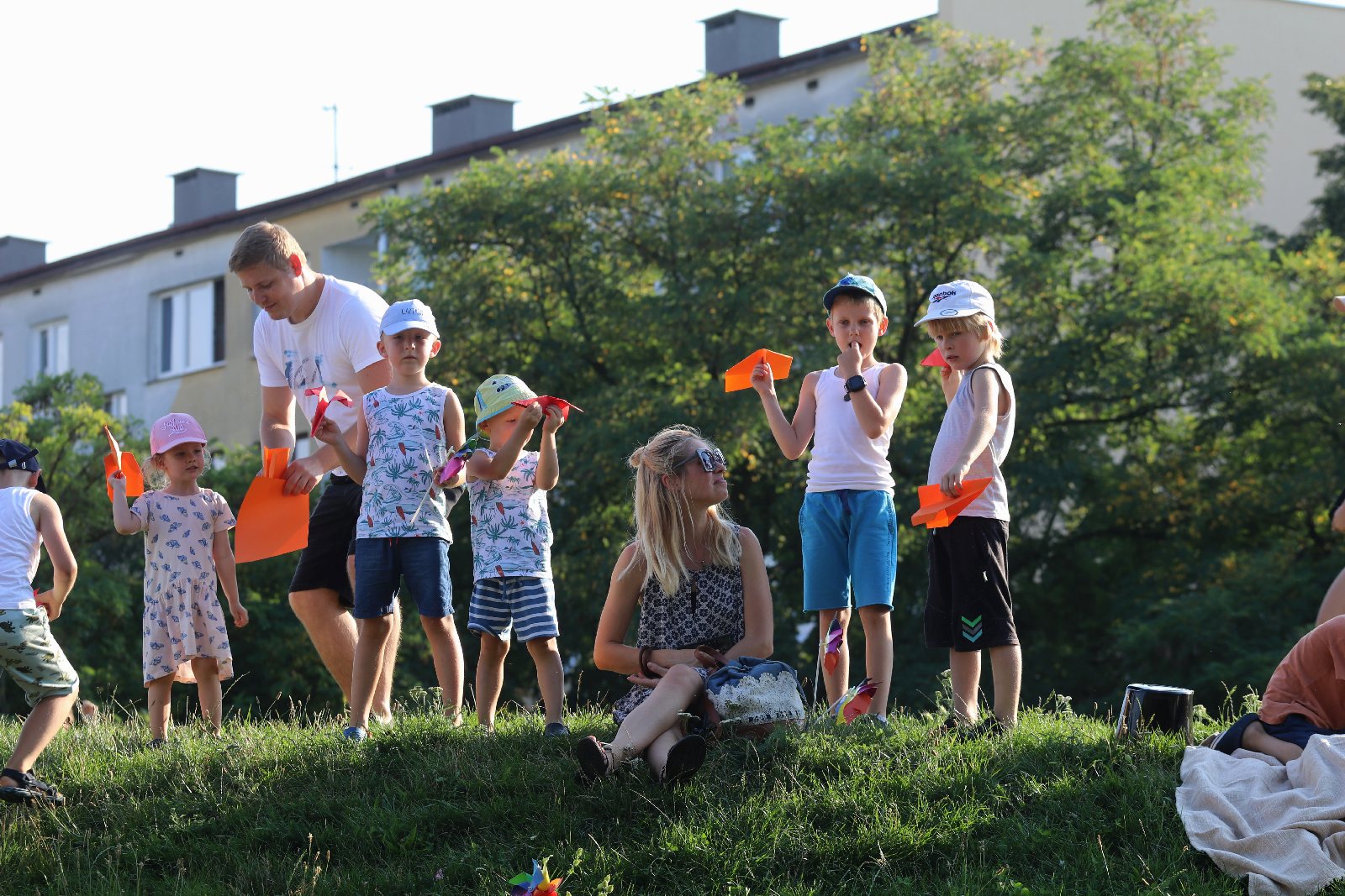 Teatralny Piknik Sąsiedzki na legnickich Piekarach    	